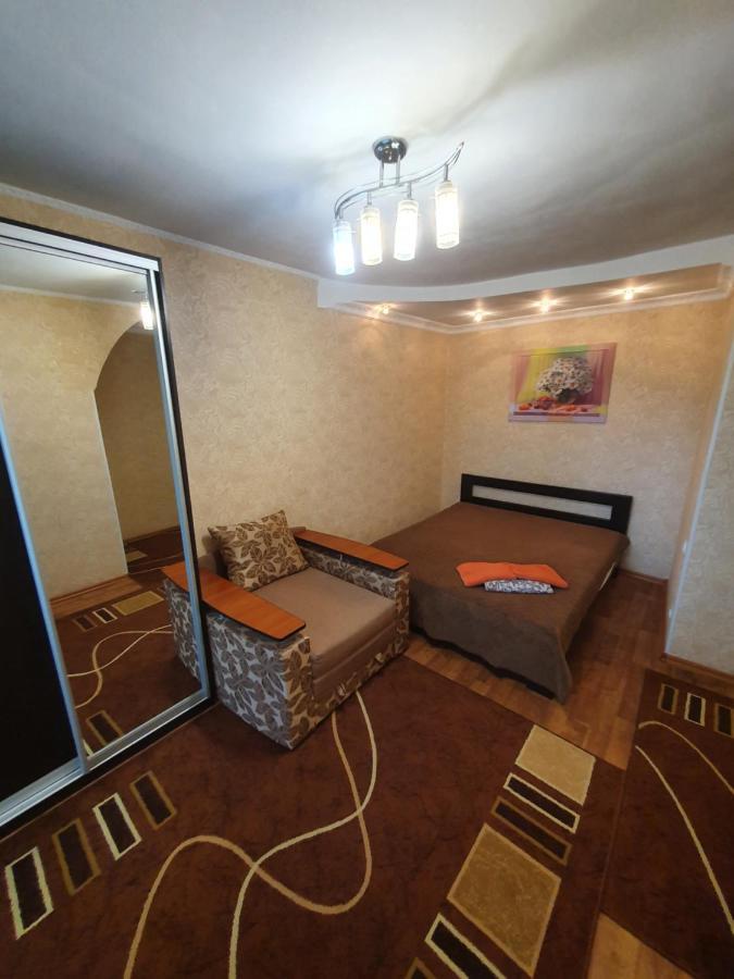 On Tarkovskogo 2 * Kropywnyzkyj