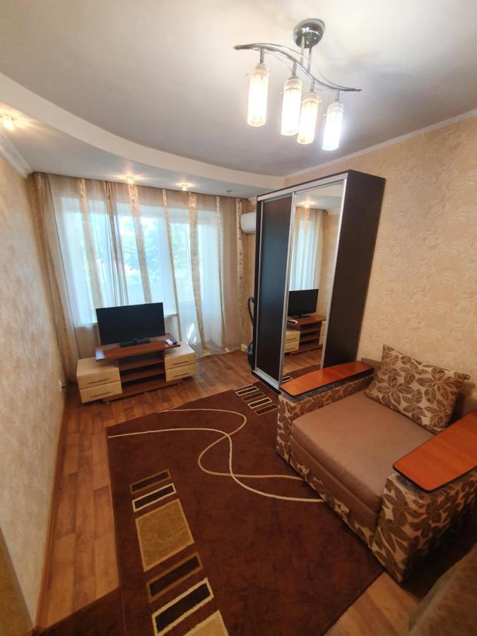 On Tarkovskogo 2 Kropywnyzkyj